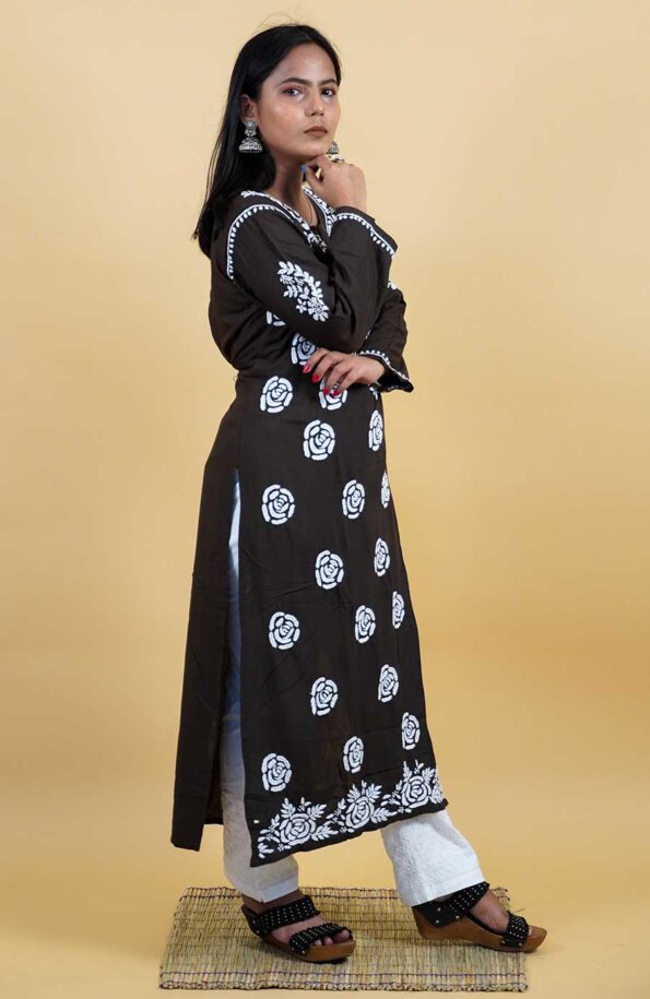 anushka-2-3